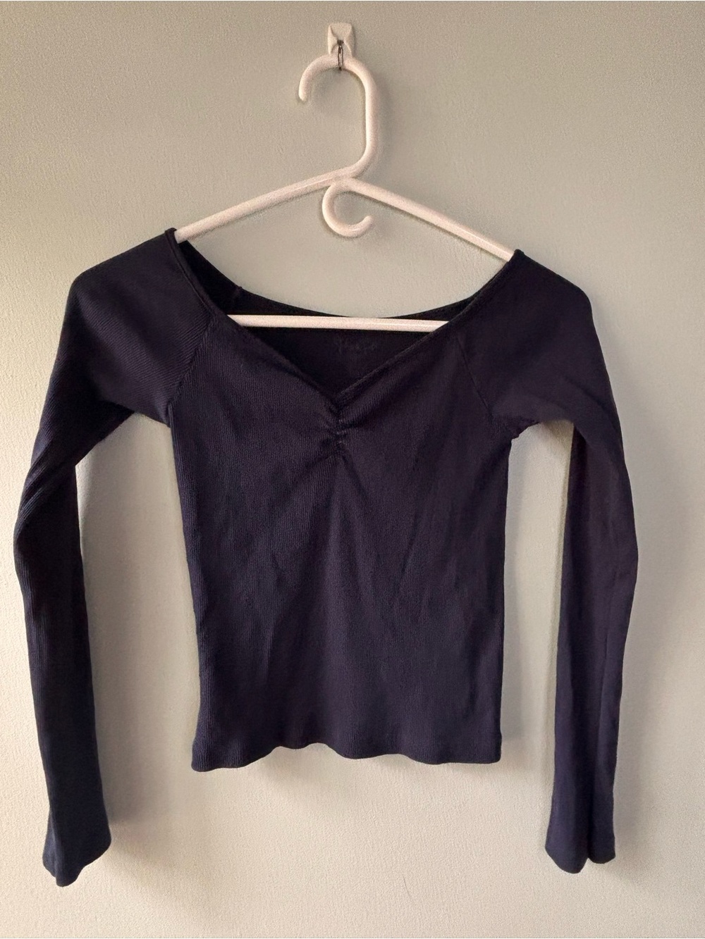 John Galt (Brandy Melville) Long-Sleeve Navy V-Neck Ribbed Top Coquette Y2K